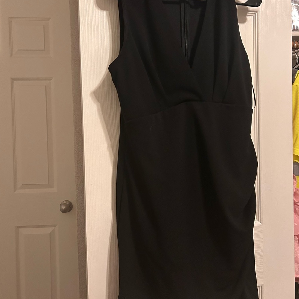 Elegant Black Sleeveless Dress